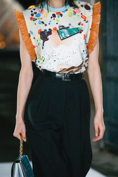 Look 24